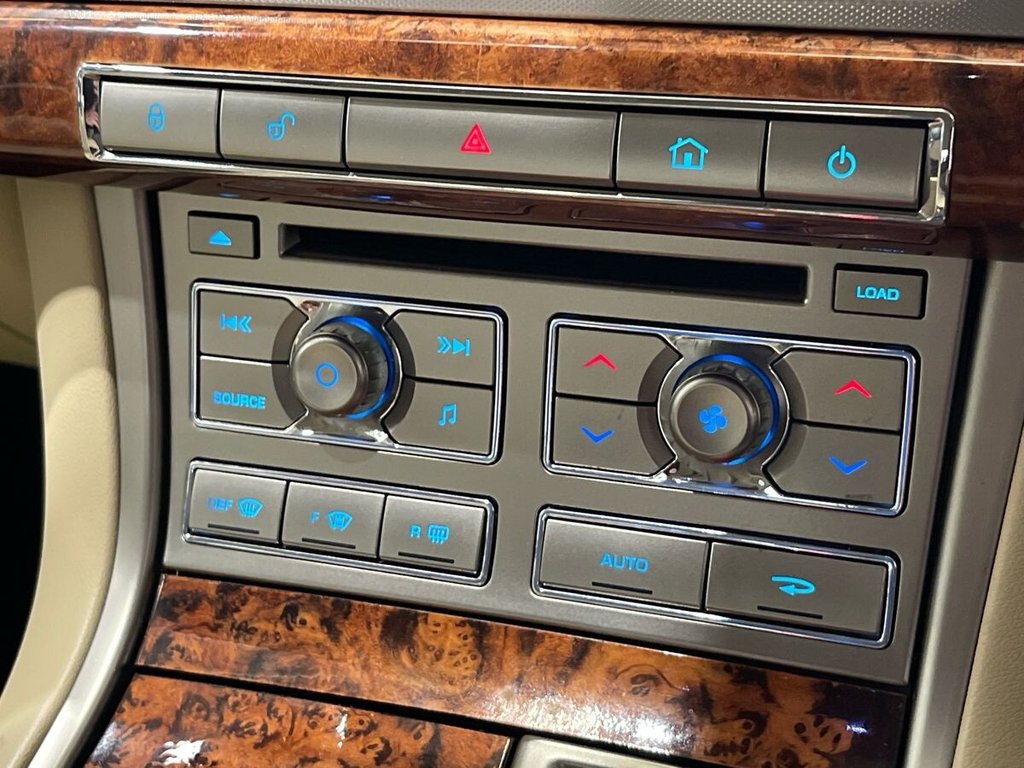 Used Jaguar XF 2010 for sale - 77849719: Photo 17