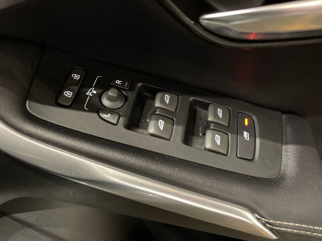 Used Volvo V40 2017 for sale - 77263754: Photo 18