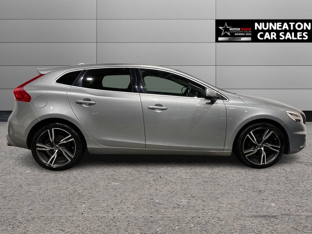 Used Volvo V40 2017 for sale - 77263754: Photo 2