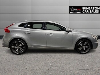 Used Volvo V40 2017 for sale - 77263754: Photo