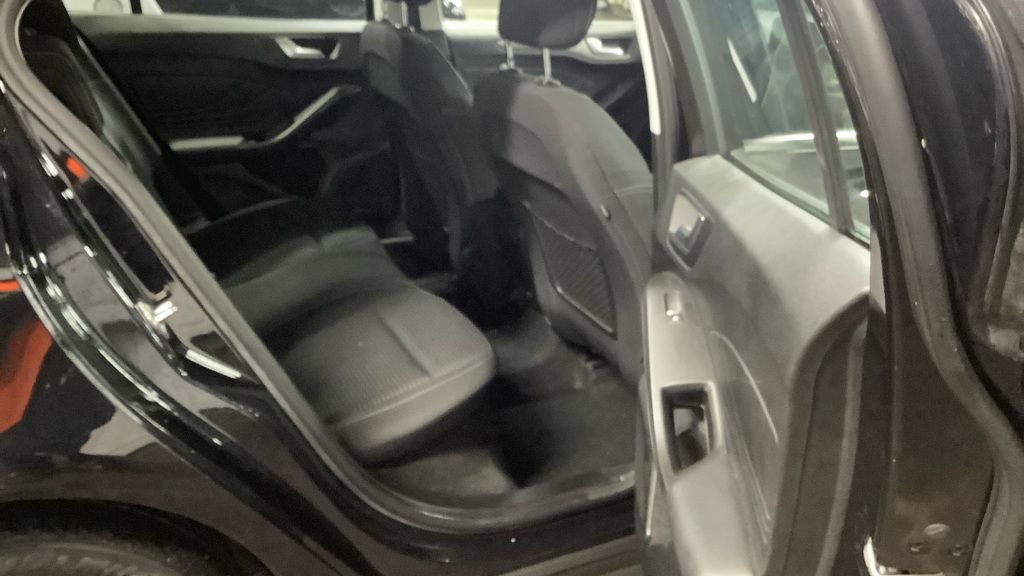Used Ford Focus 2019 for sale - 76792235: Photo 8