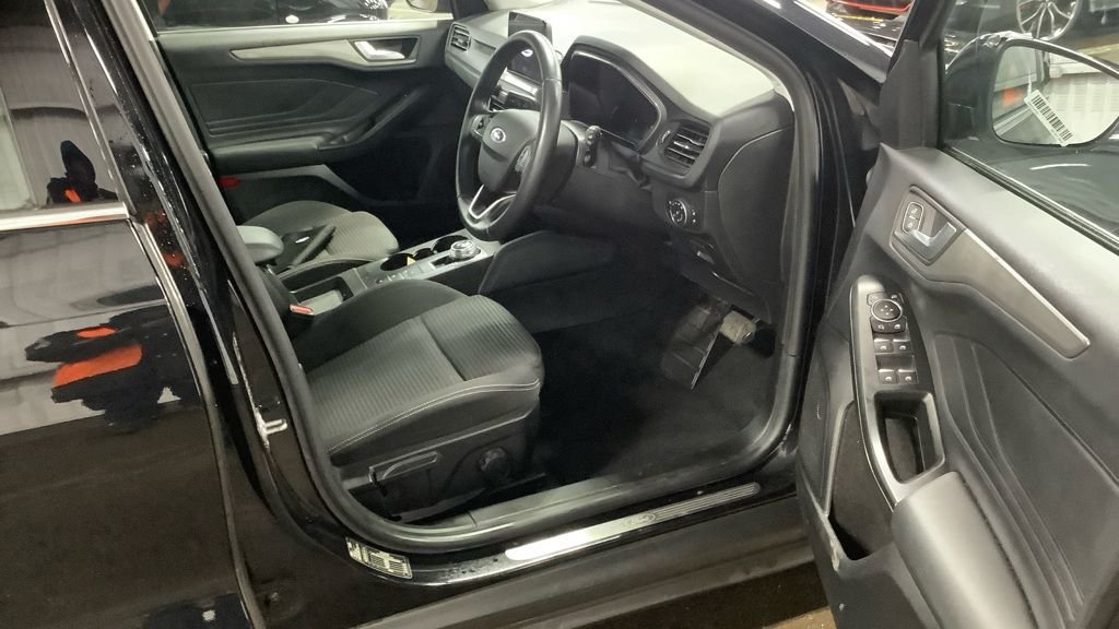 Used Ford Focus 2019 for sale - 76792235: Photo 9