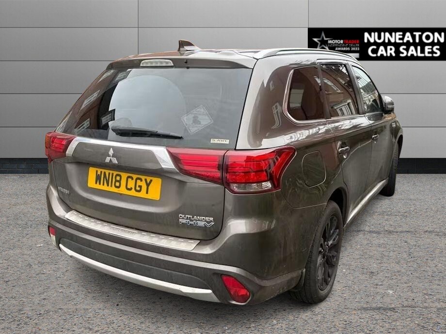Used Mitsubishi Outlander 2018 for sale - 77437024: Photo 2