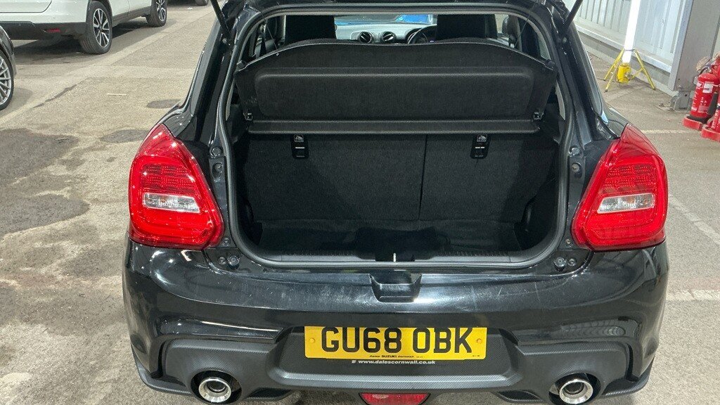 Used Suzuki Swift 2018 for sale - 77971597: Photo 12