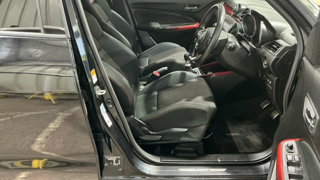 Used Suzuki Swift 2018 for sale - 77971597: Photo 15