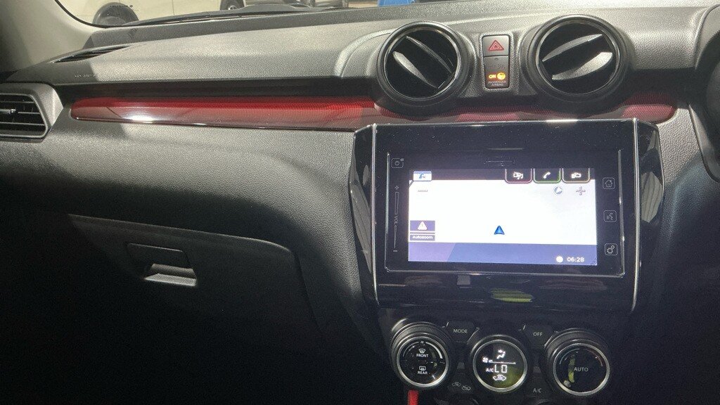 Used Suzuki Swift 2018 for sale - 77971597: Photo 17