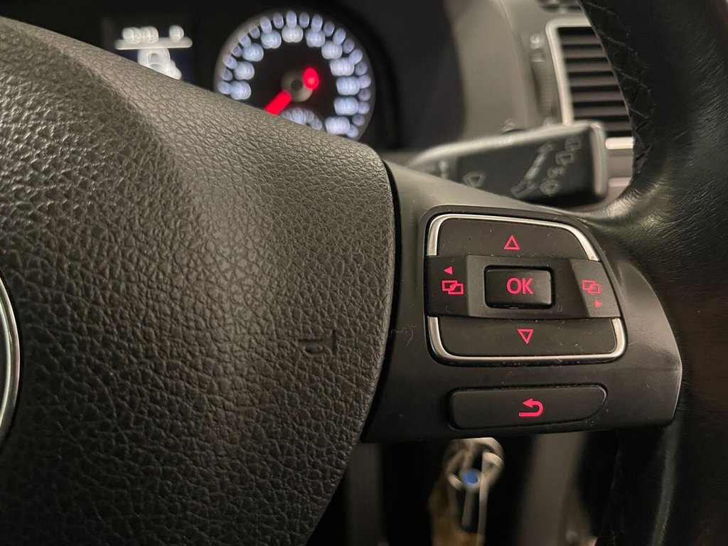 Used Volkswagen Touran 2014 for sale - 77172264: Photo 24