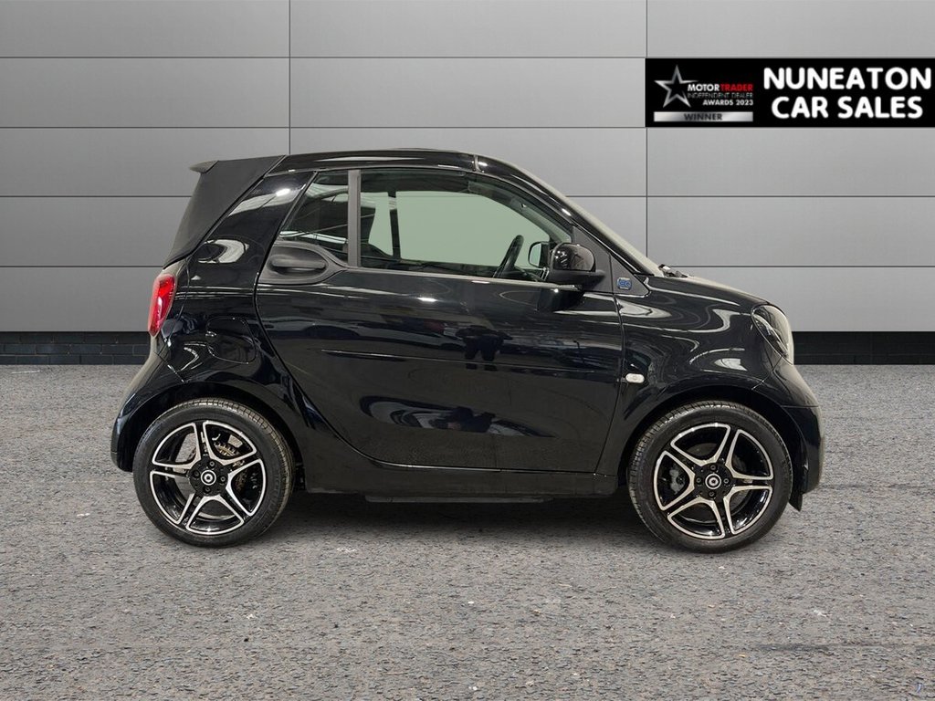 Used smart fortwo 2021 for sale - 76318733: Photo 2