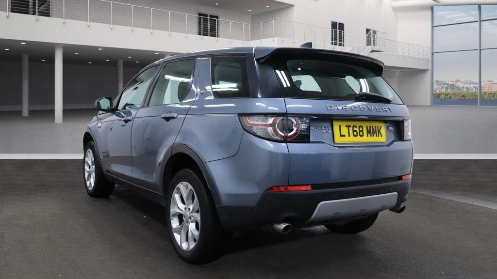 Used Land Rover Discovery Sport 2018 for sale - 76356522: Photo 3