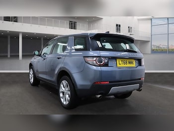 Used Land Rover Discovery Sport 2018 for sale - 76356522: Photo