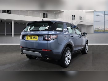 Used Land Rover Discovery Sport 2018 for sale - 76356522: Photo