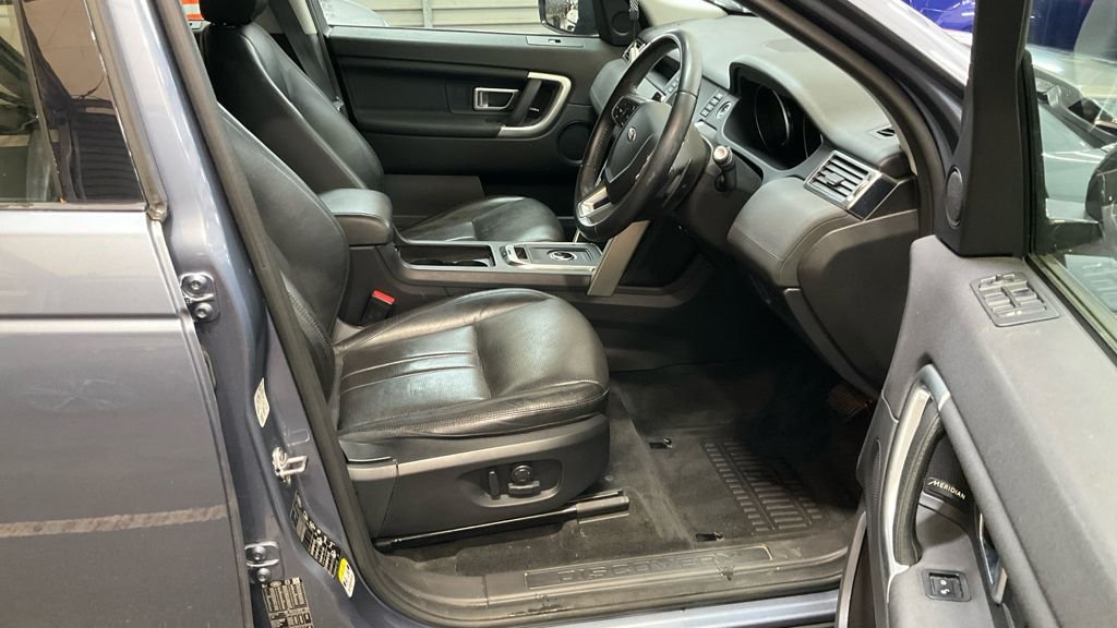 Used Land Rover Discovery Sport 2018 for sale - 76356522: Photo 9