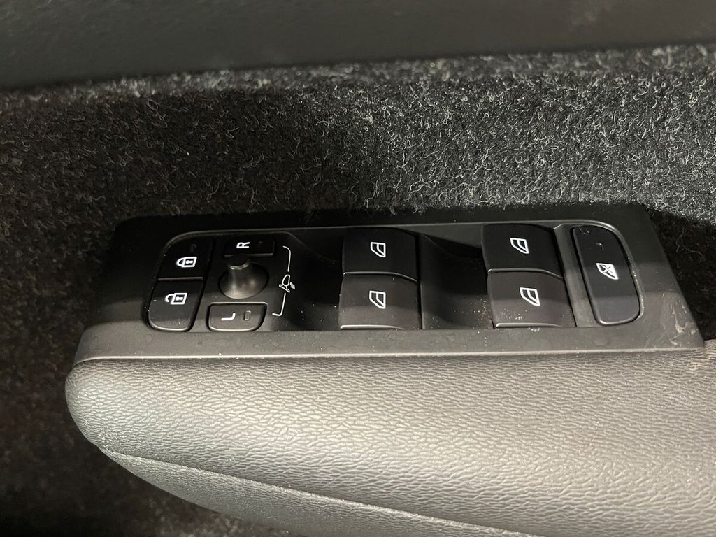 Used Volvo XC40 2019 for sale - 77436700: Photo 16