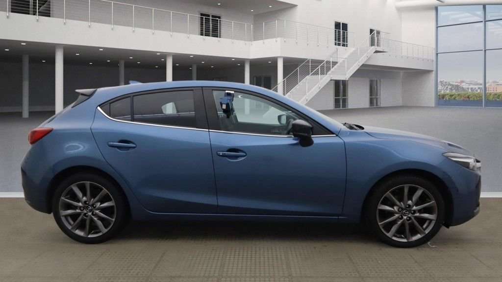 Used Mazda Mazda3 2018 for sale - 77122020: Photo 5