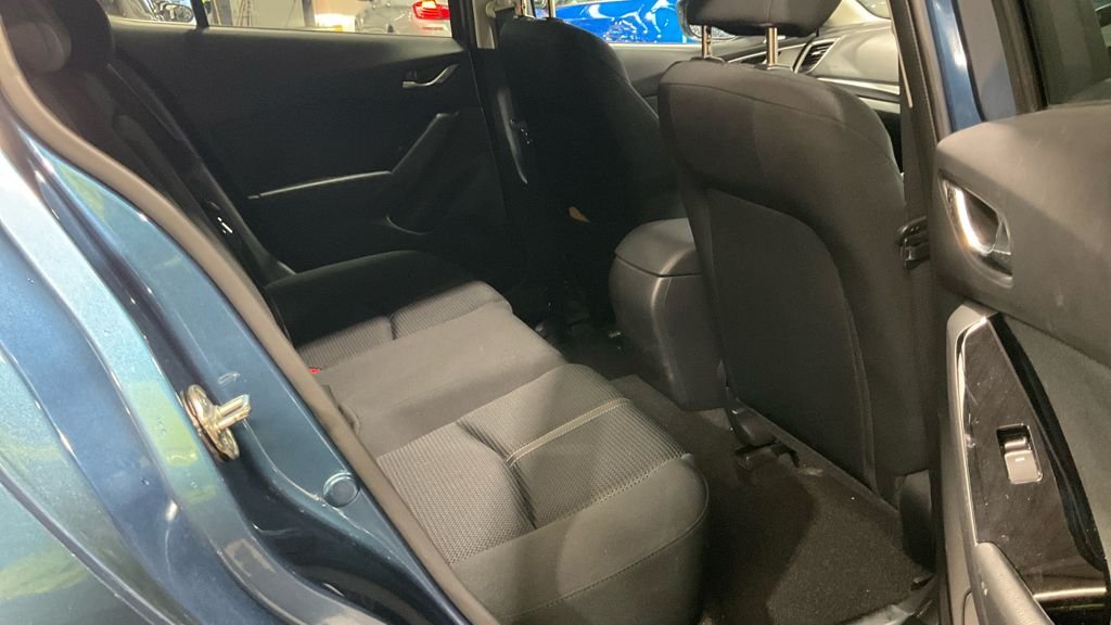 Used Mazda Mazda3 2018 for sale - 77122020: Photo 8