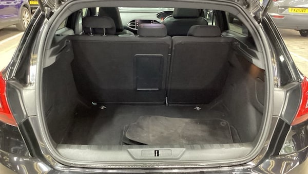 Used Peugeot 308 2018 for sale - 76345867: Photo 7