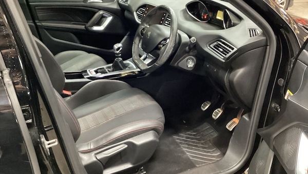 Used Peugeot 308 2018 for sale - 76345867: Photo 9