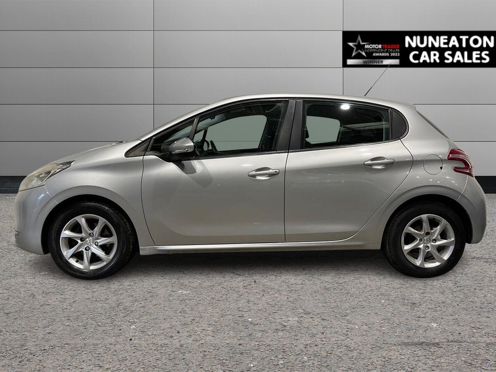 Used Peugeot 208 2014 for sale - 77764712: Photo 6