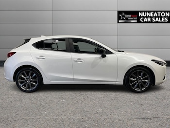 Used Mazda Mazda3 2018 for sale - 76124257: Photo 2