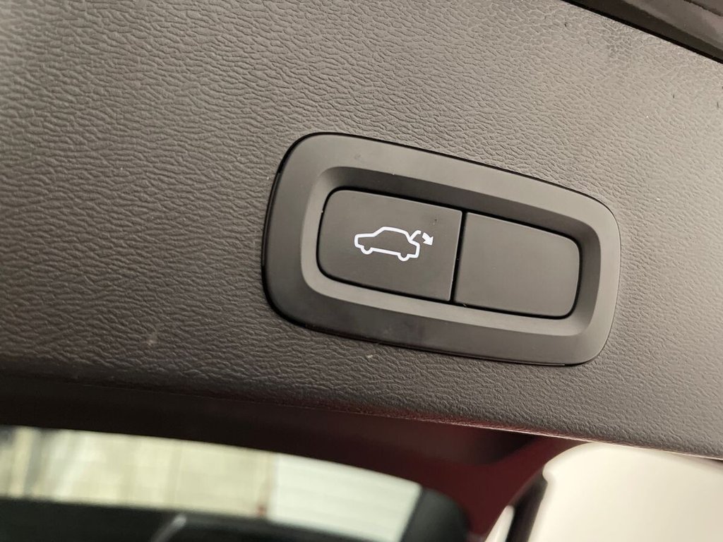 Used Volvo XC40 2023 for sale - 78166916: Photo 31