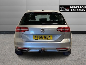 Used Volkswagen Passat 2017 for sale - 76797548: Photo