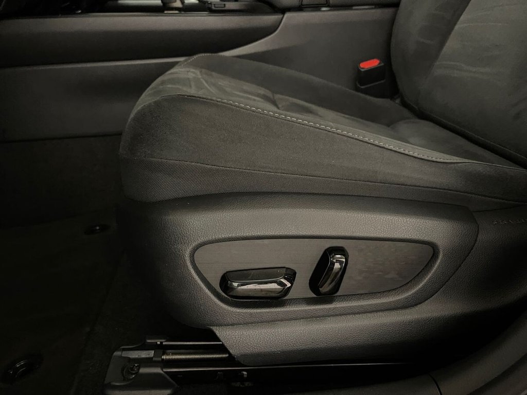 Used Lexus UX 2022 for sale - 77250065: Photo 32