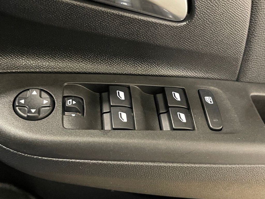 Used Vauxhall Corsa 2021 for sale - 76966243: Photo 18