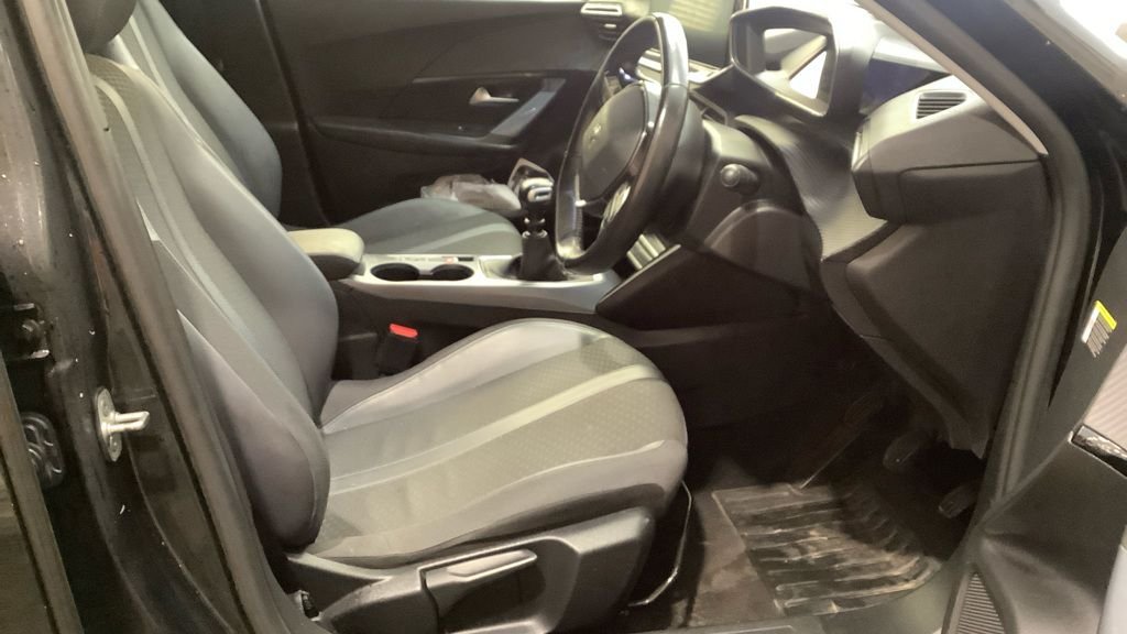 Used Peugeot 2008 2020 for sale - 76454779: Photo 9