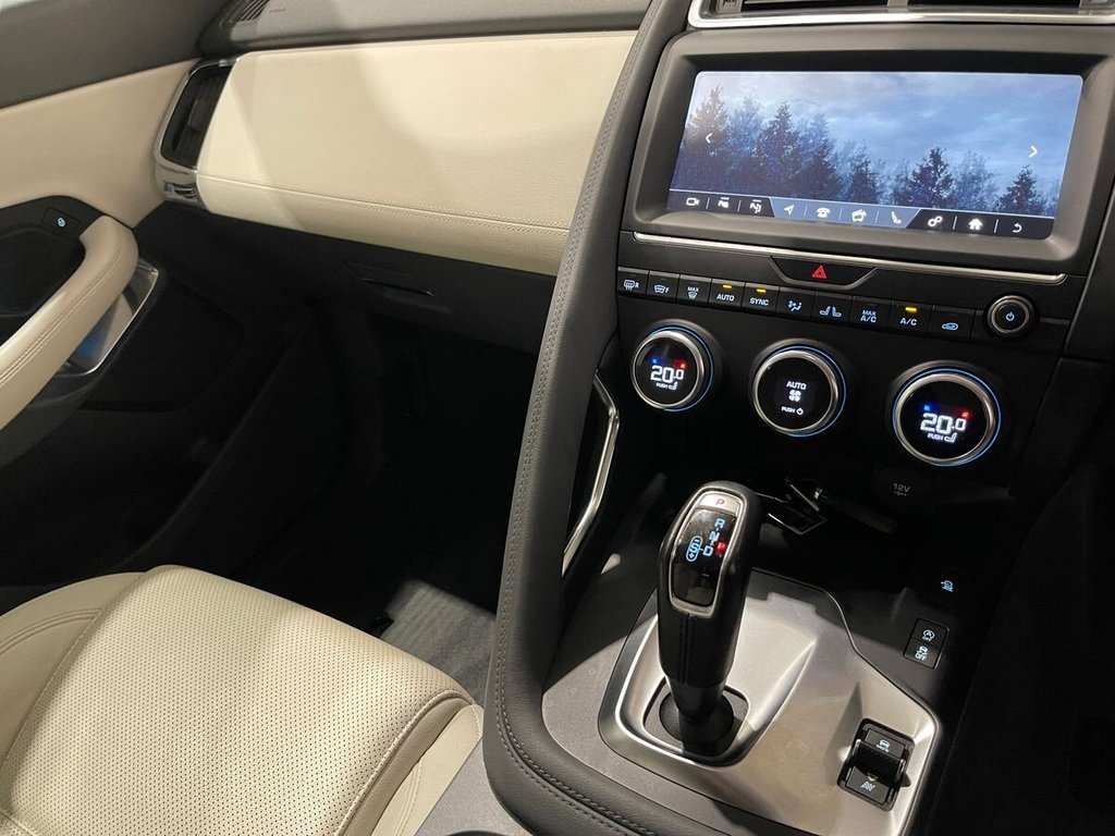 Used Jaguar E-Pace 2018 for sale - 76439345: Photo 16