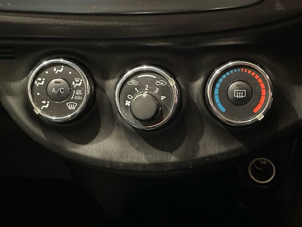 Used Toyota Yaris 2012 for sale - 77572238: Photo 15