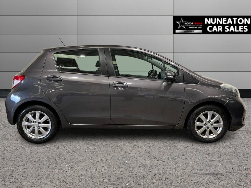 Used Toyota Yaris 2012 for sale - 77572238: Photo 2