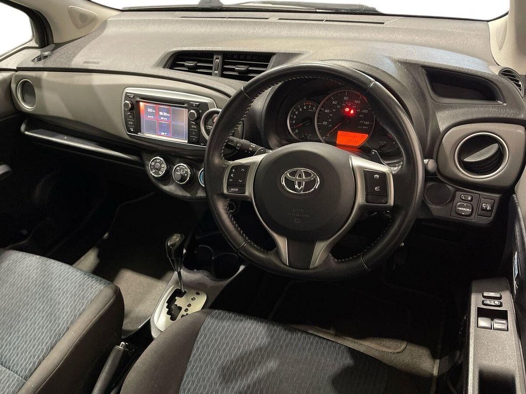 Used Toyota Yaris 2012 for sale - 77572238: Photo 9