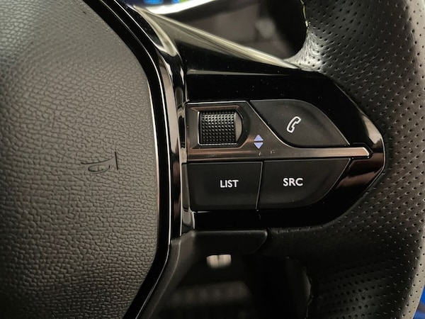 Used Peugeot 2008 2022 for sale - 76279359: Photo 25