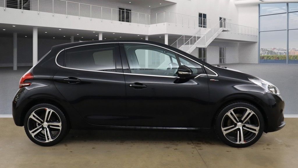 Used Peugeot 208 2018 for sale - 76356668: Photo 5