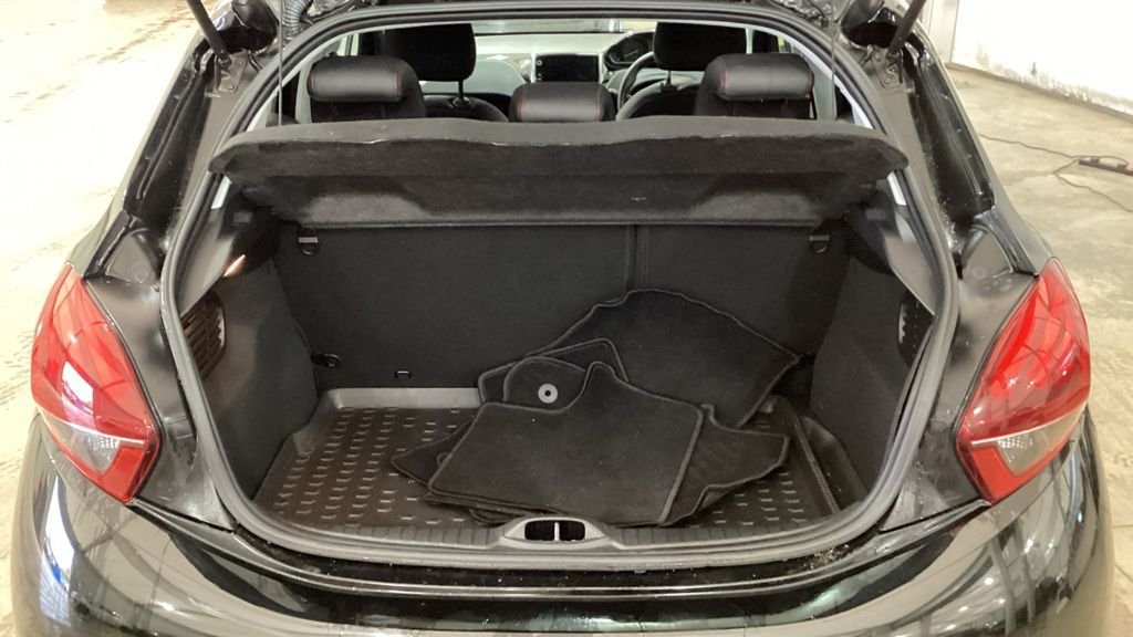 Used Peugeot 208 2018 for sale - 76356668: Photo 7