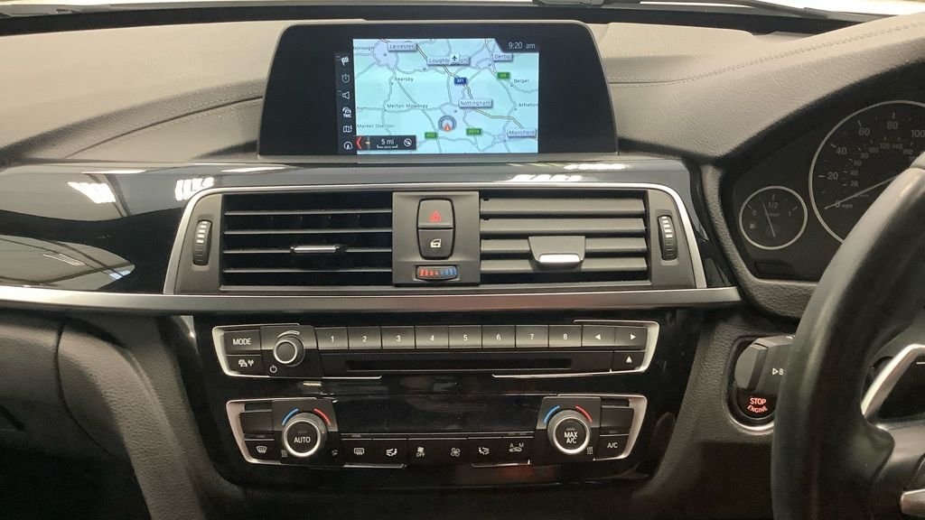 Used BMW 3 Series 2018 for sale - 76345599: Photo 11