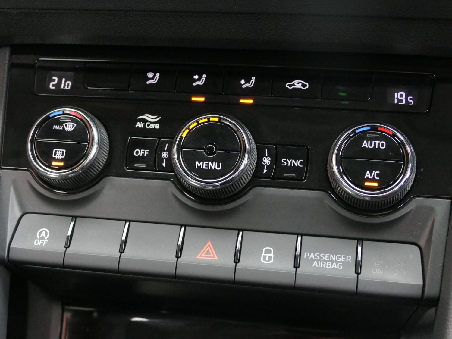 Used Skoda Karoq 2023 for sale - 76772876: Photo 10