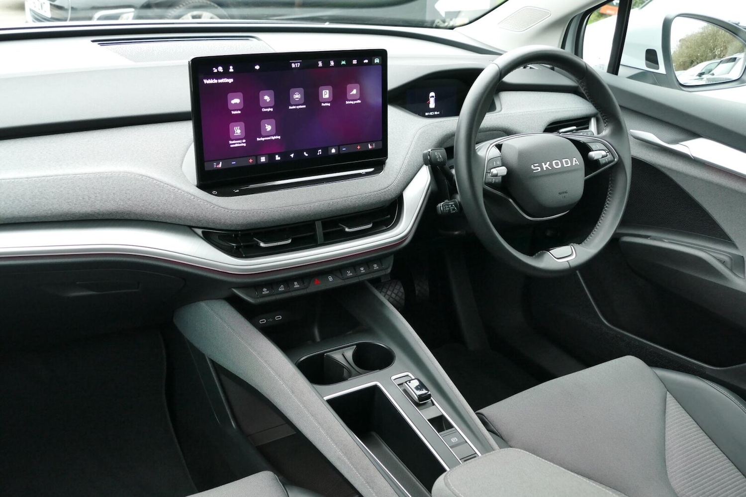 Used Skoda Enyaq 2025 for sale - 77855378: Photo 2