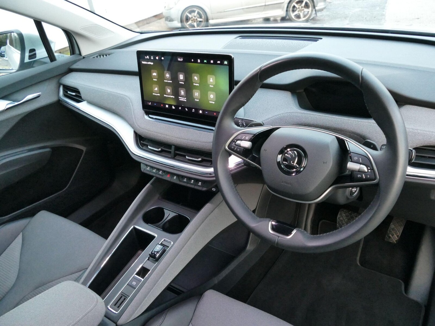 Used Skoda Enyaq 2024 for sale - 76914659: Photo 2