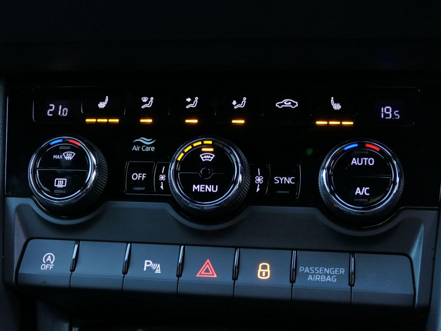 Used Skoda Karoq 2025 for sale - 77763388: Photo 12