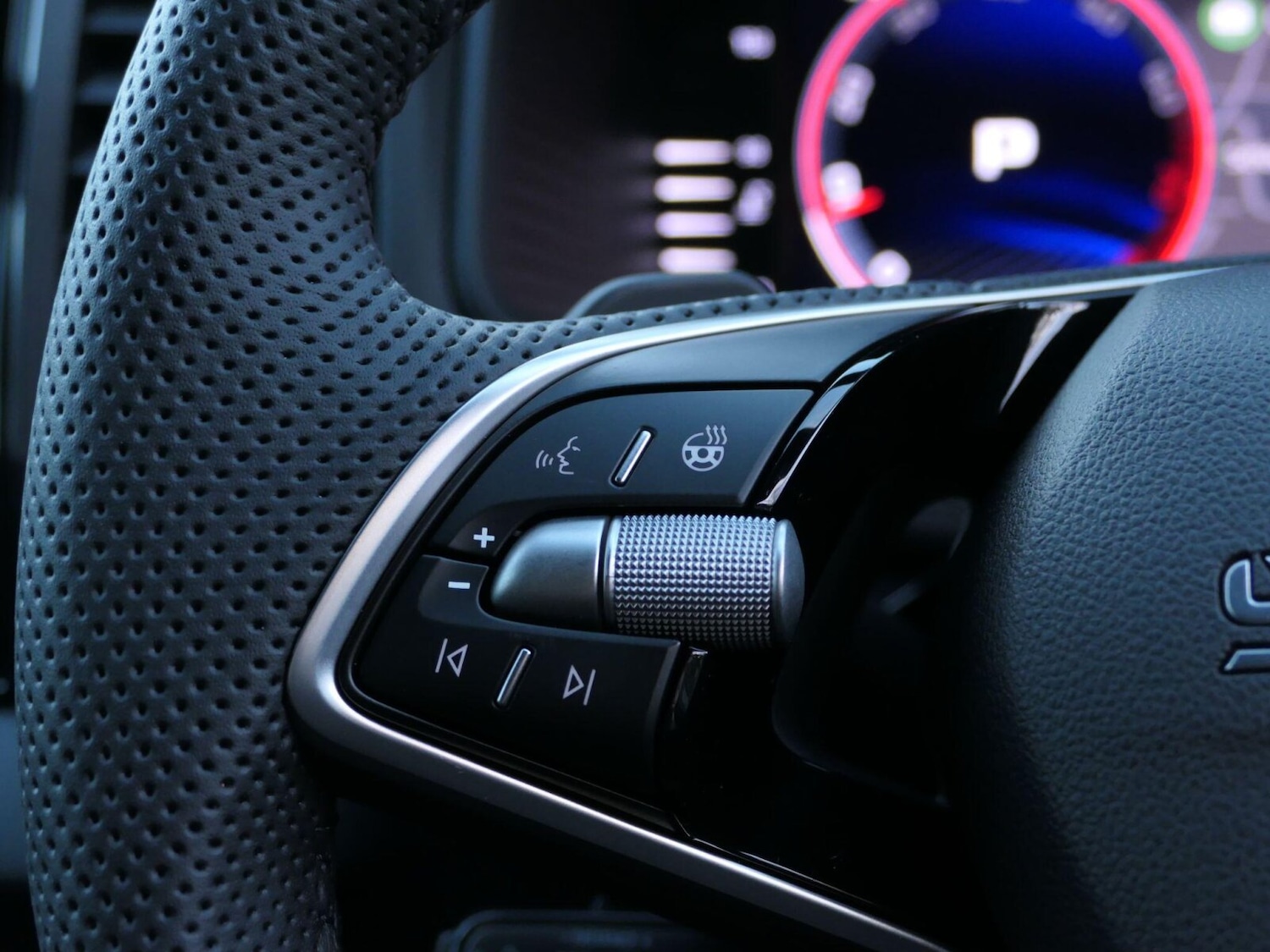 Used Skoda Karoq 2025 for sale - 77763388: Photo 8