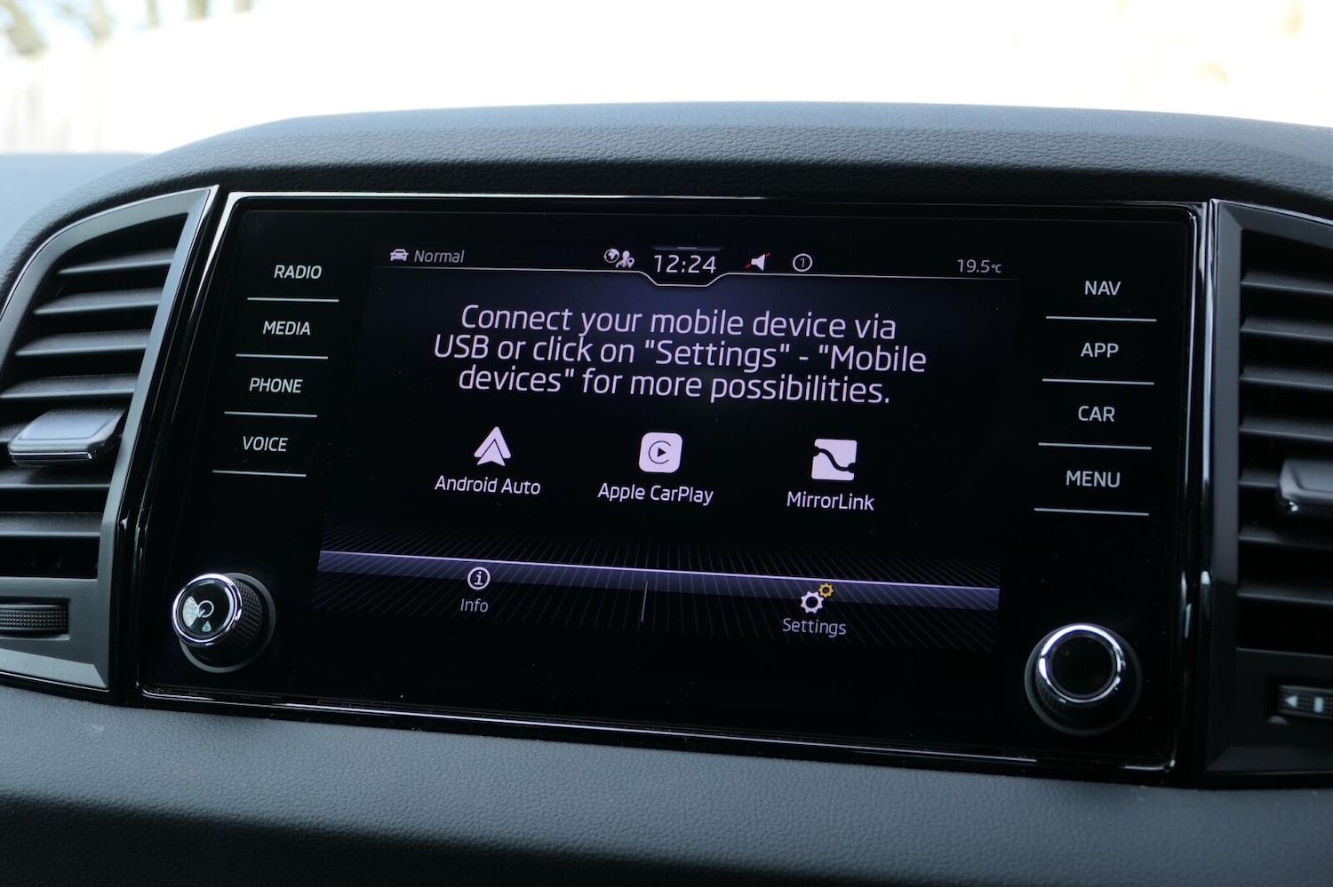 Used Skoda Karoq 2024 for sale - 78175534: Photo 25