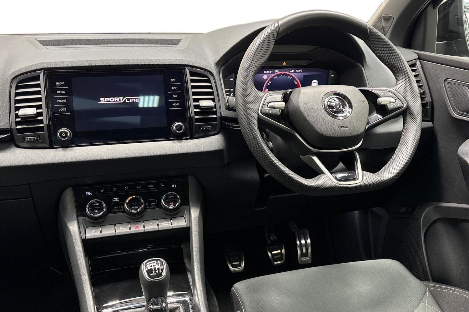 Used Skoda Karoq 2025 for sale - 77079490: Photo 2