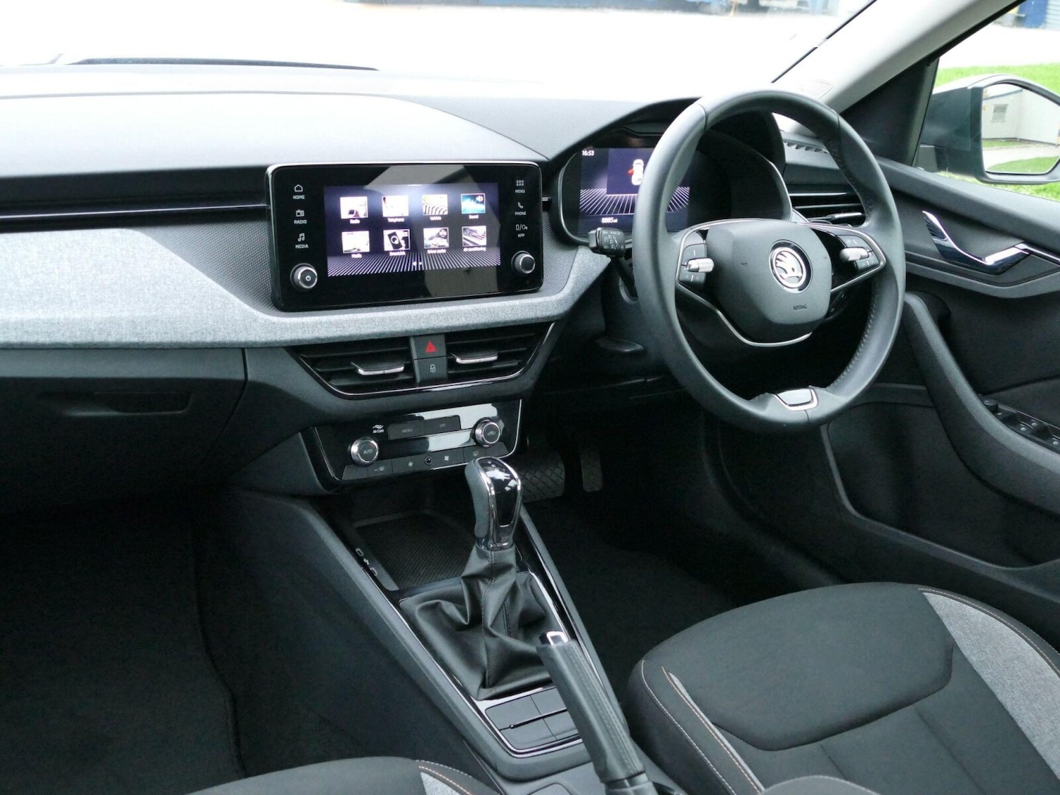 Used Skoda Kamiq 2024 for sale - 76545168: Photo 2