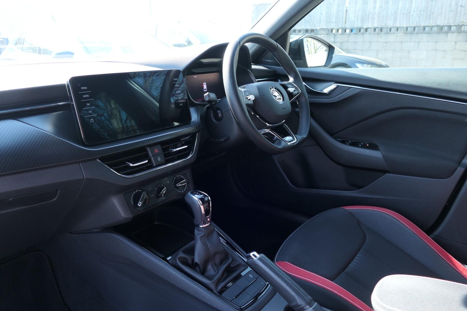 Used Skoda Kamiq 2023 for sale - 78198610: Photo 2