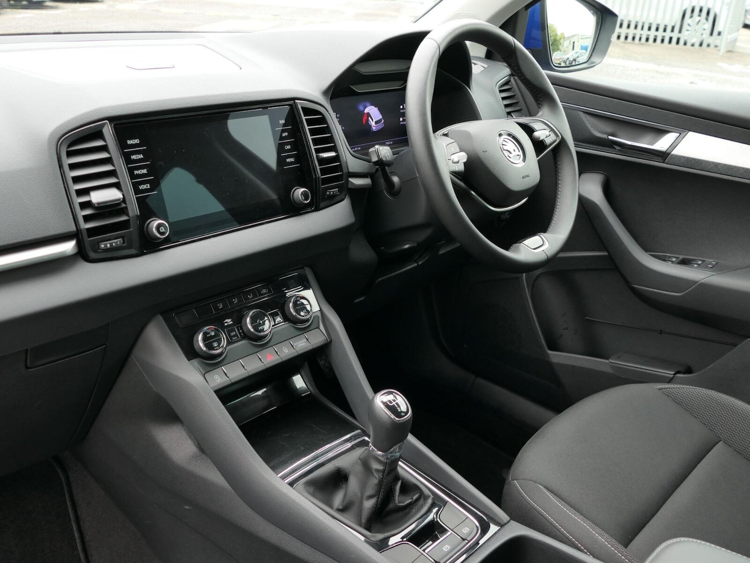 Used Skoda Karoq 2024 for sale - 76796959: Photo 2