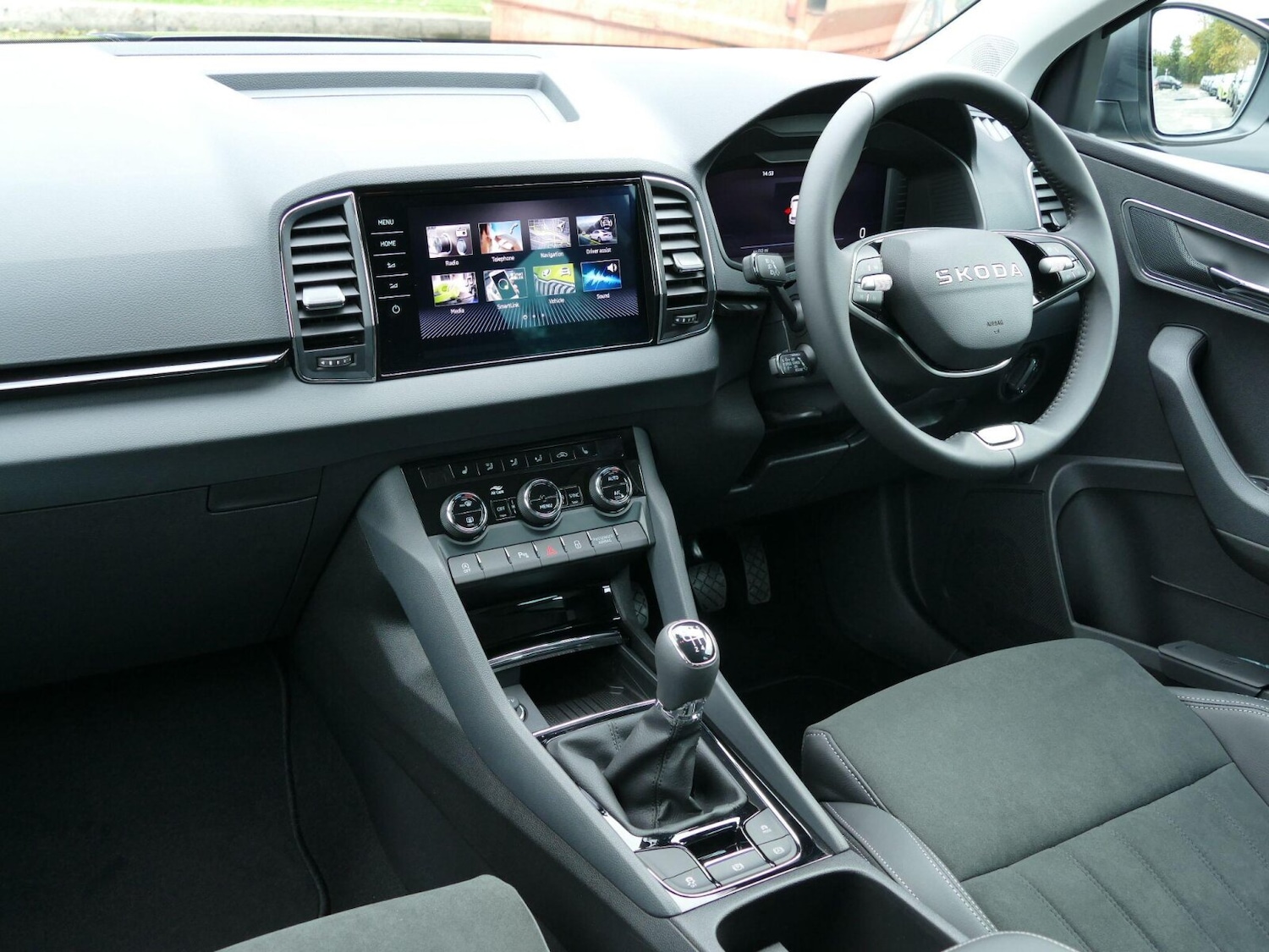 Used Skoda Karoq 2025 for sale - 76679839: Photo 4