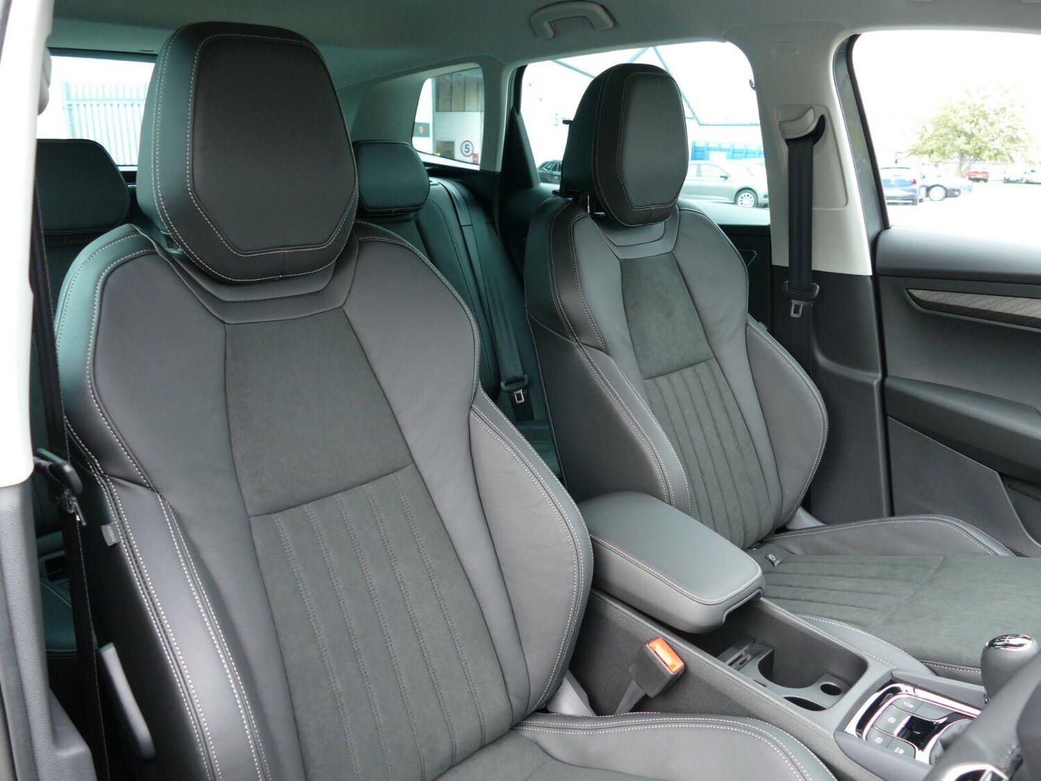 Used Skoda Karoq 2025 for sale - 76679839: Photo 8