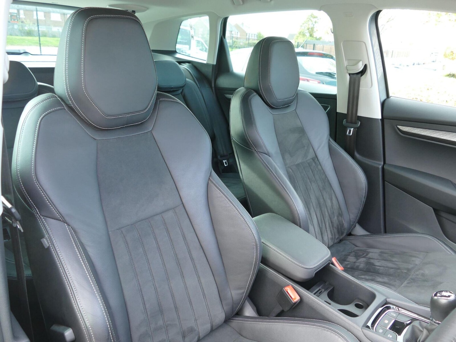 Used Skoda Karoq 2023 for sale - 76418437: Photo 9