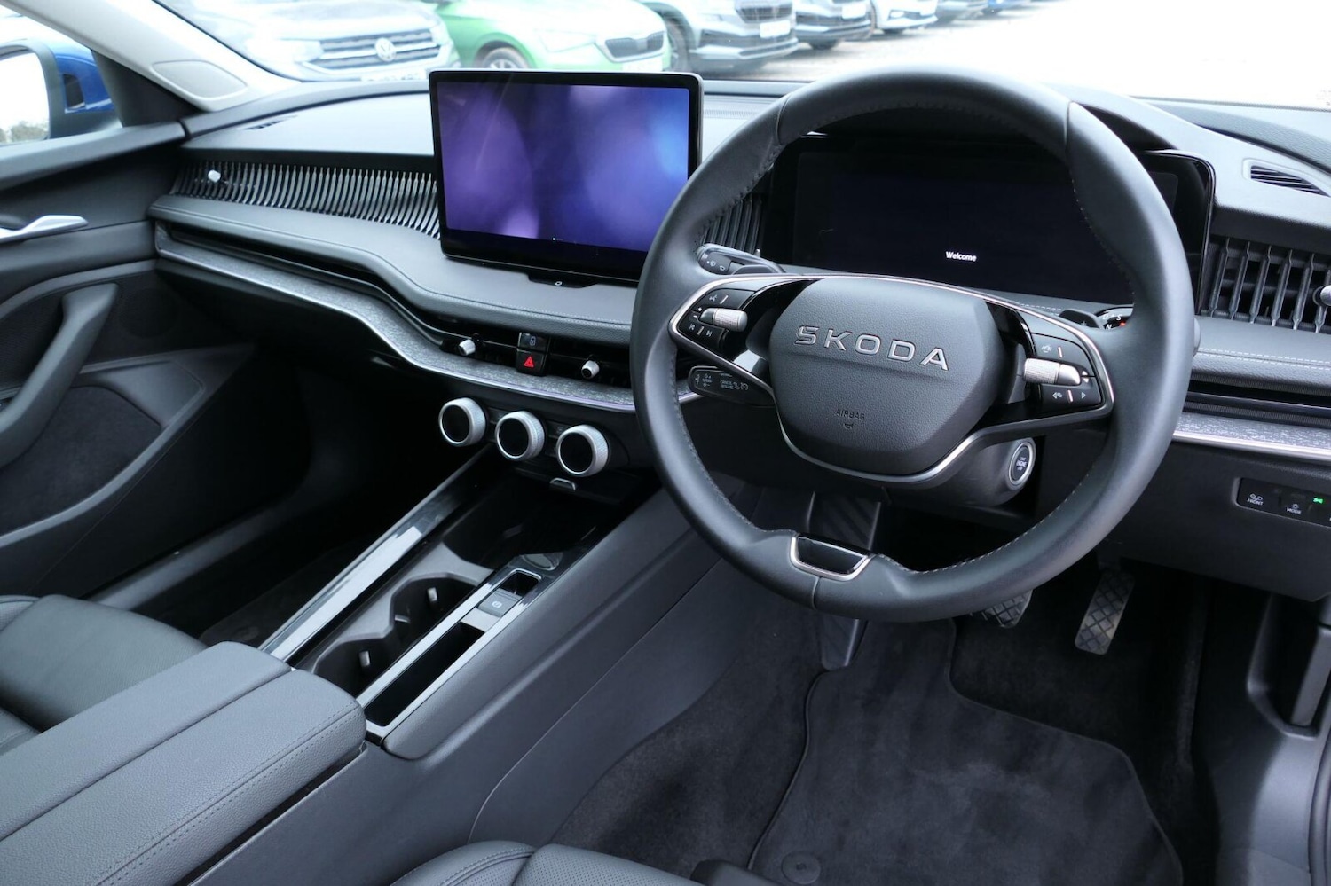 Used Skoda Superb 2025 for sale - 77778975: Photo 2